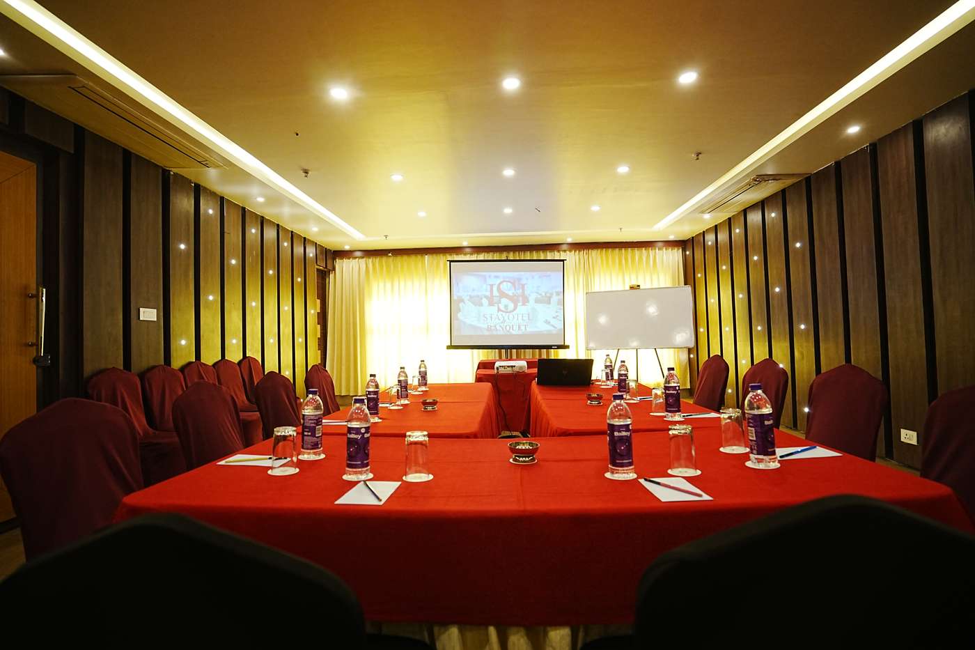 Rosewood banquet at Stayotel